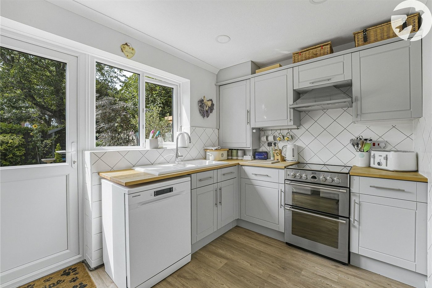 2 bedroom house for sale in Greenhithe | Robinson Jackson