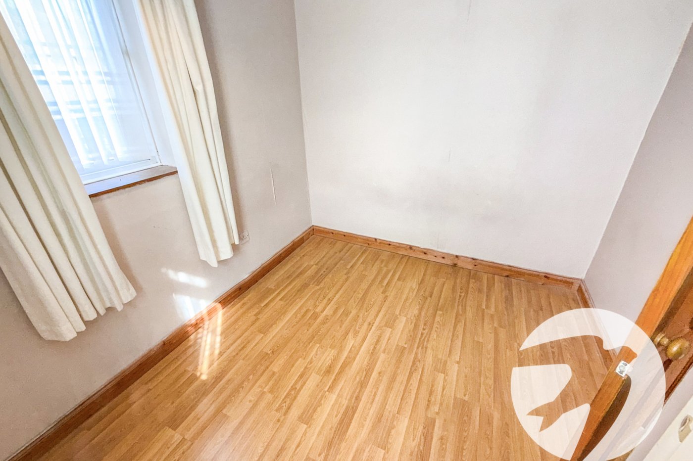 3 bedroom house for sale in London | Robinson Jackson