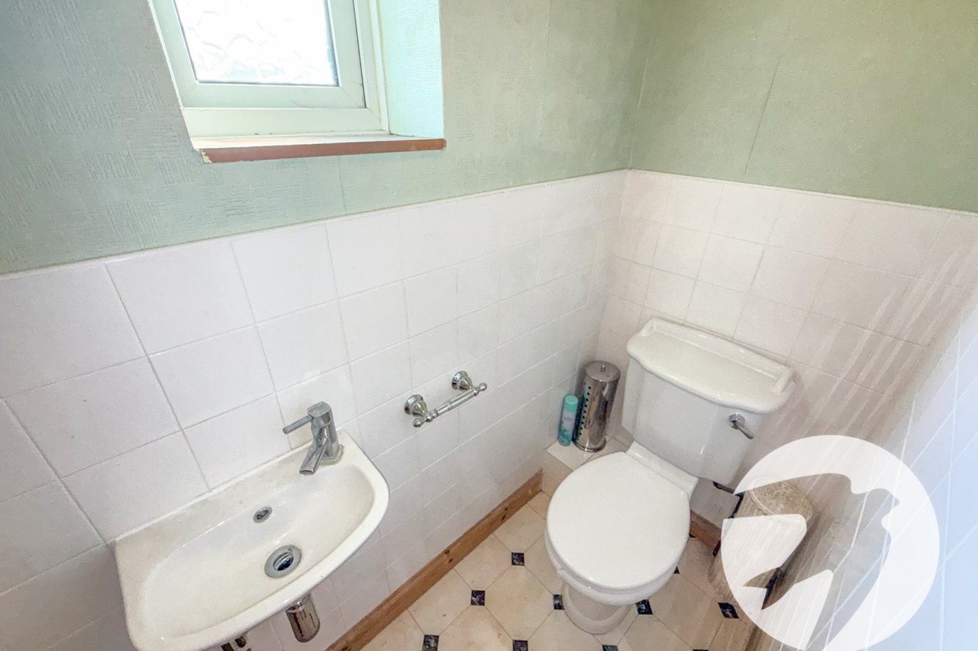 3 bedroom house for sale in London | Robinson Jackson