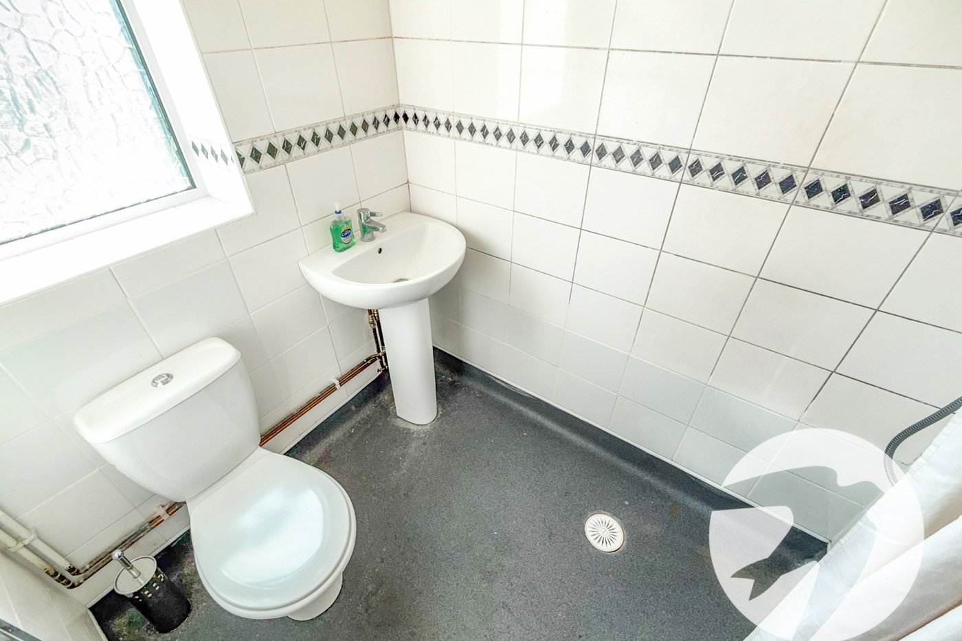 3 bedroom house for sale in London | Robinson Jackson