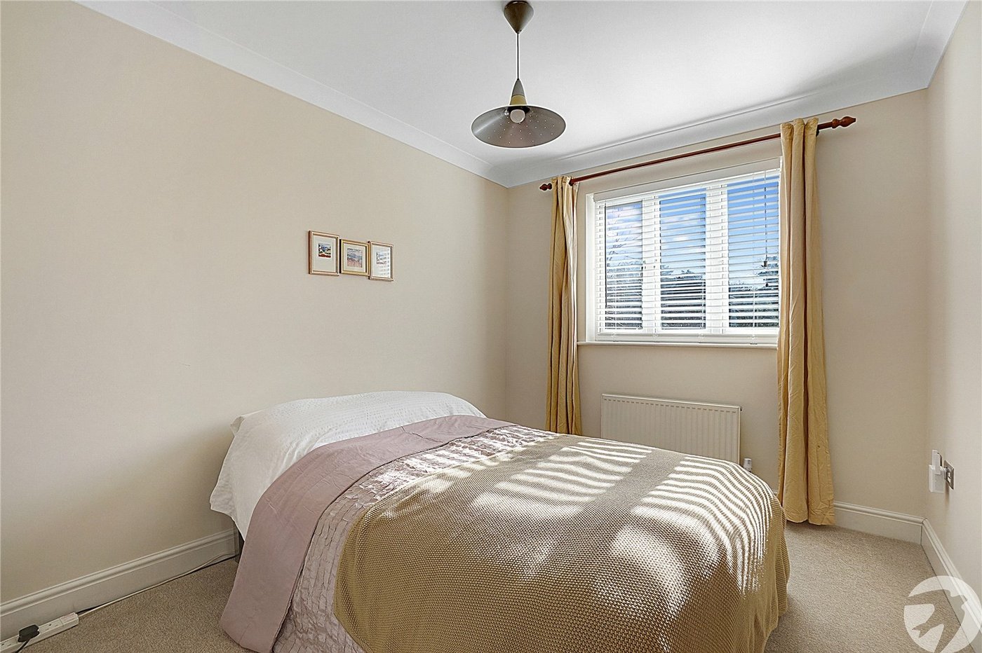 4 bedroom house for sale in Upnor | Robinson Michael & Jackson