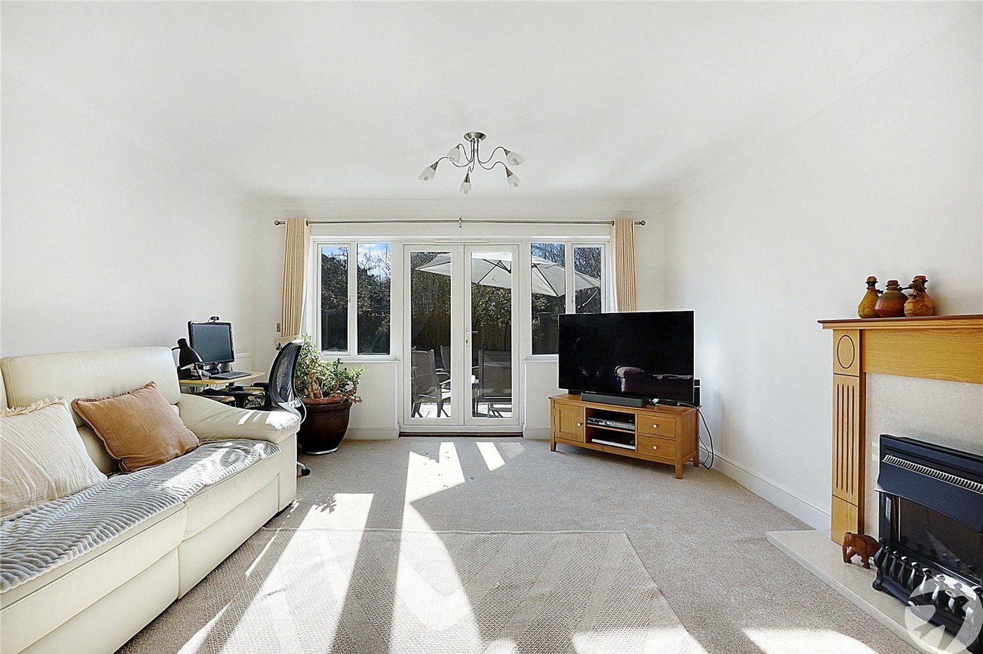 4 bedroom house for sale in Upnor | Robinson Michael & Jackson