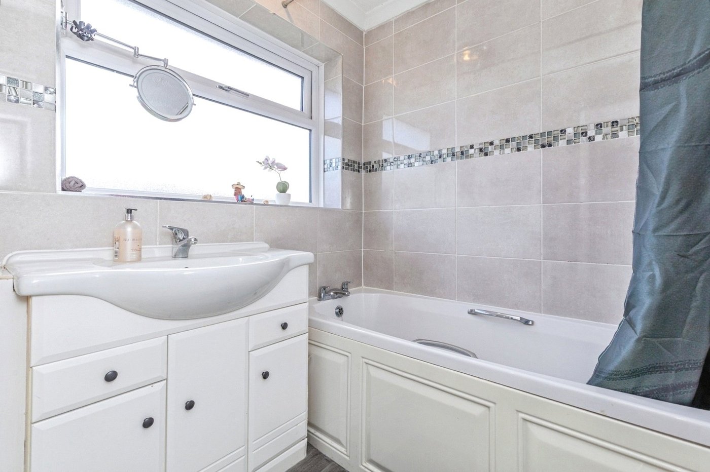 3 bedroom house for sale in Rochester | Robinson Michael & Jackson