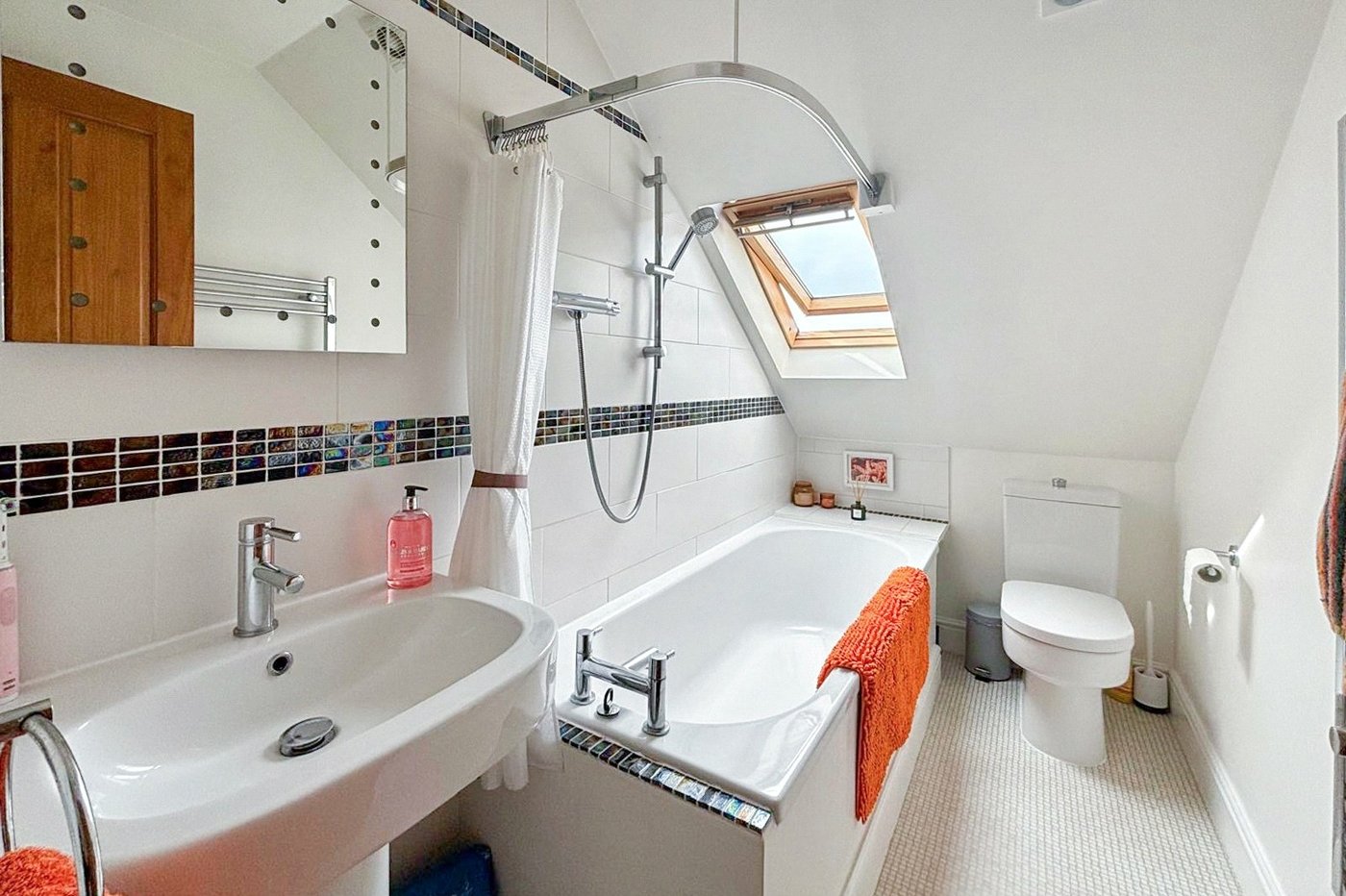 4 bedroom bungalow for sale in Bexley | Robinson Jackson