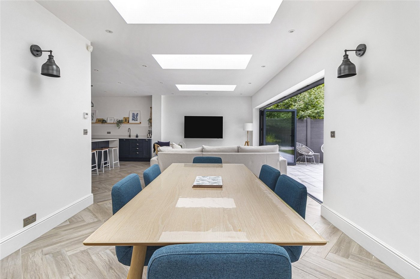 5 bedroom house for sale in South Welling | Robinson Jackson