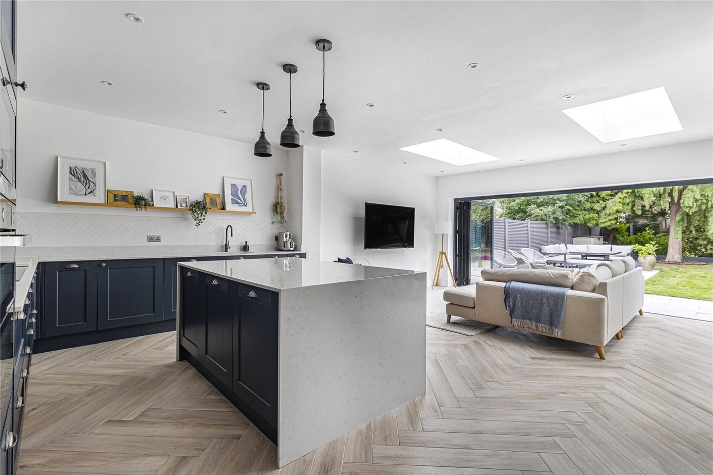 5 bedroom house for sale in South Welling | Robinson Jackson