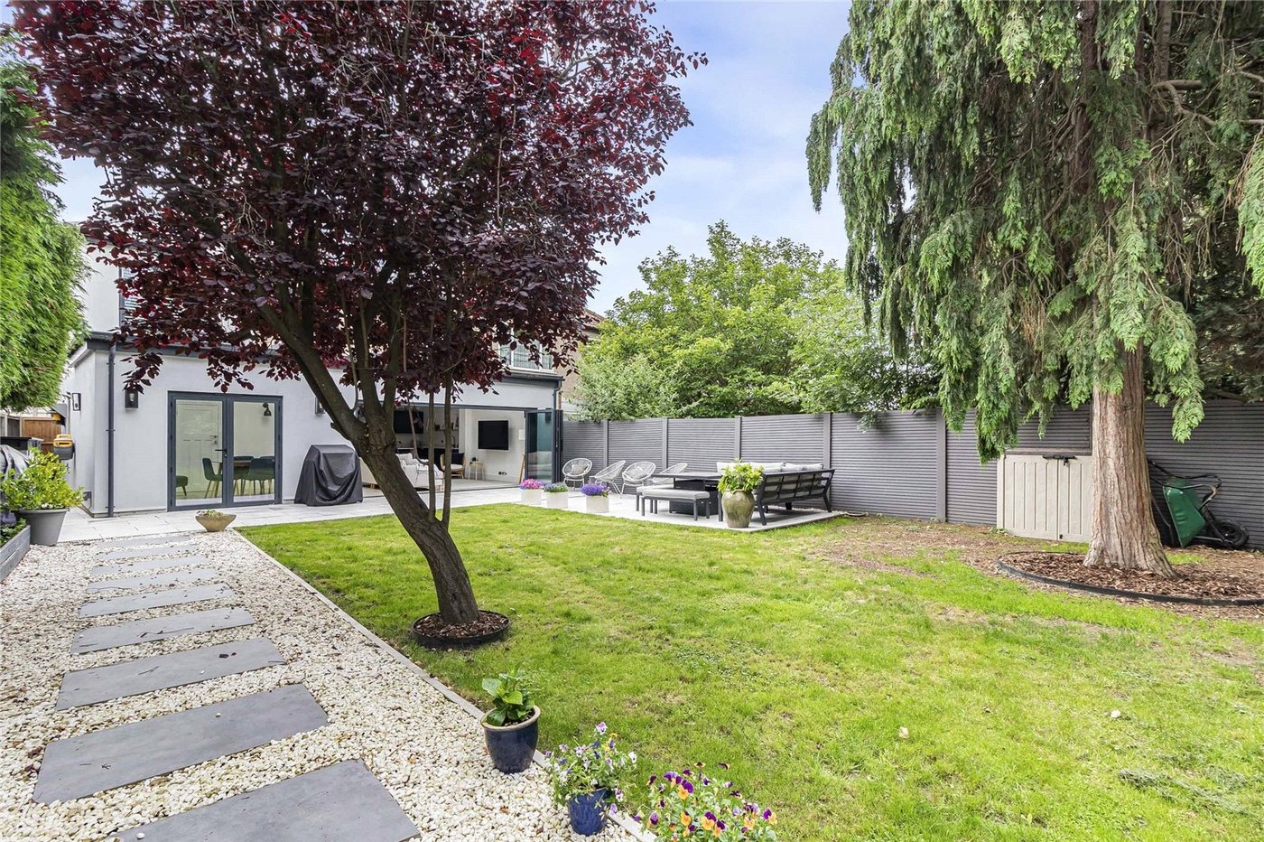 5 bedroom house for sale in South Welling | Robinson Jackson