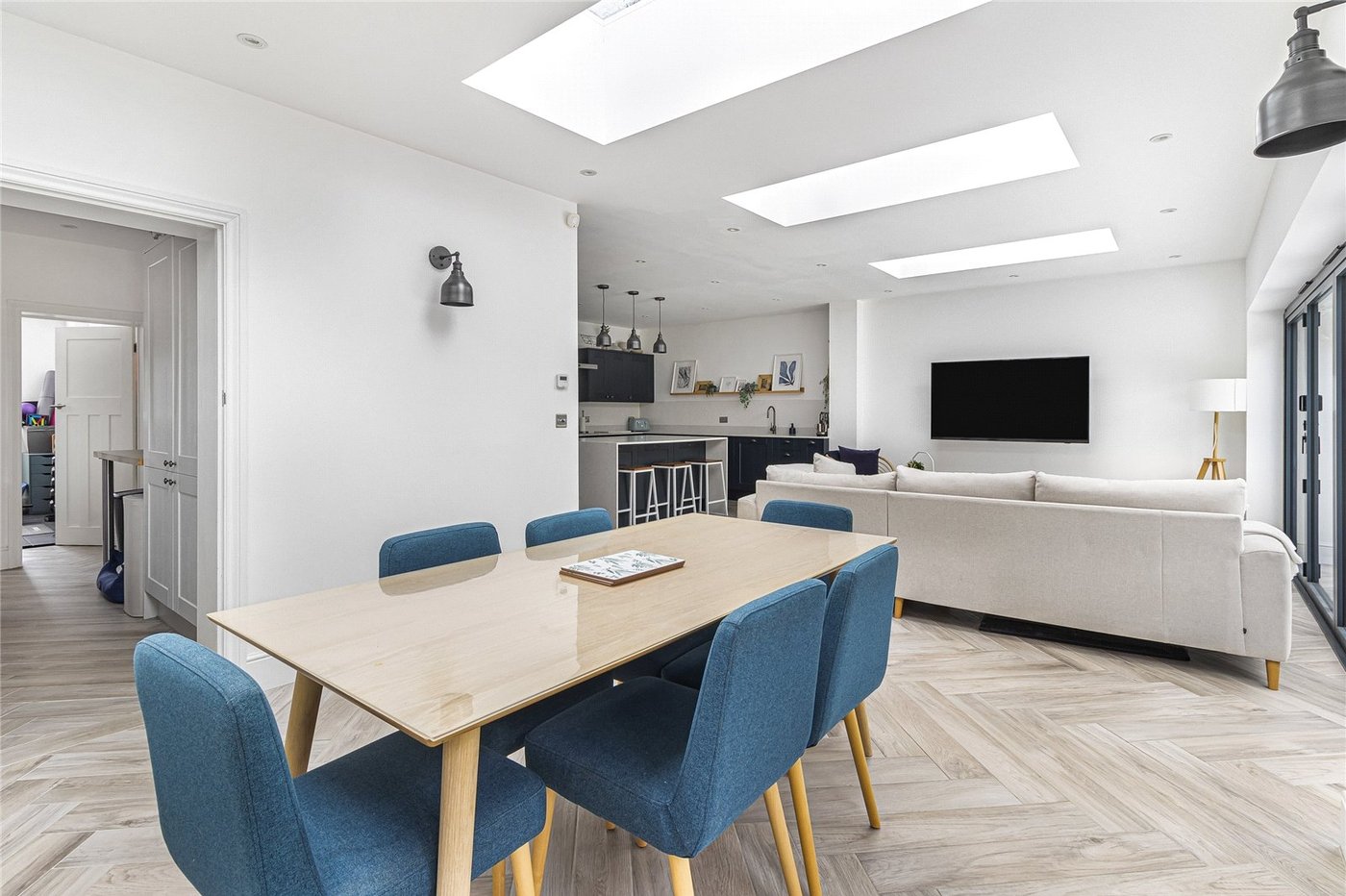 5 bedroom house for sale in South Welling | Robinson Jackson
