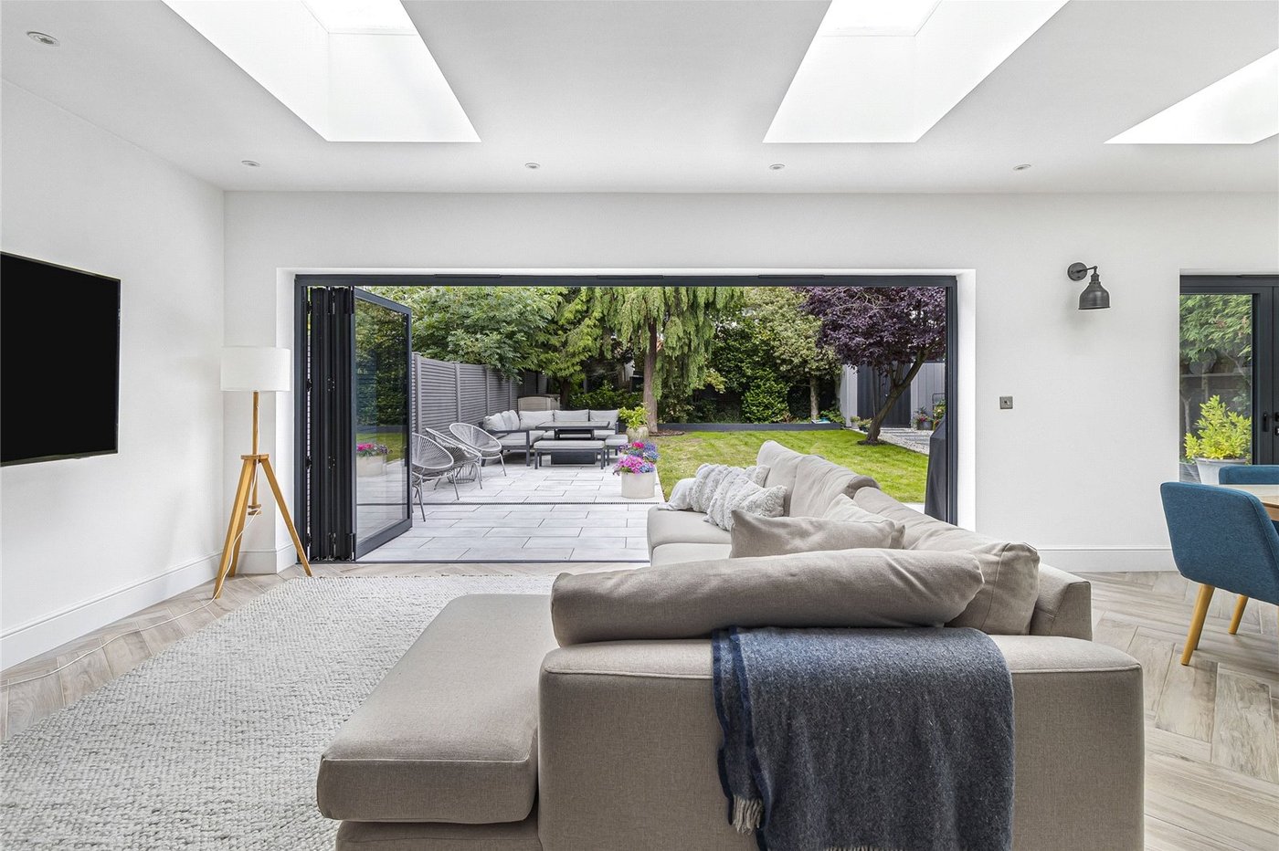 5 bedroom house for sale in South Welling | Robinson Jackson