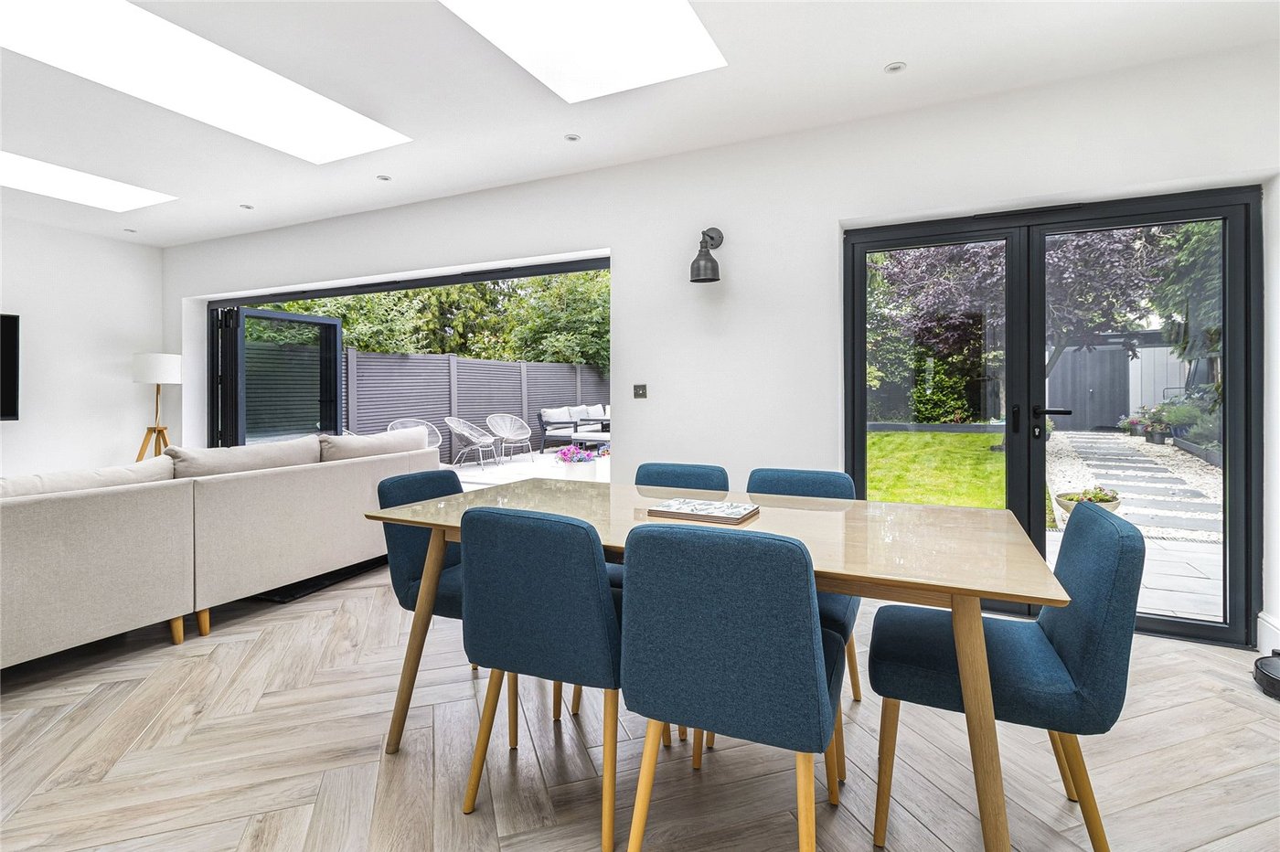 5 bedroom house for sale in South Welling | Robinson Jackson