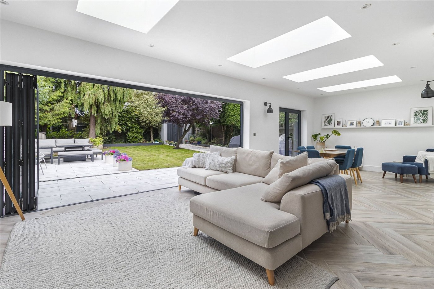 5 bedroom house for sale in South Welling | Robinson Jackson