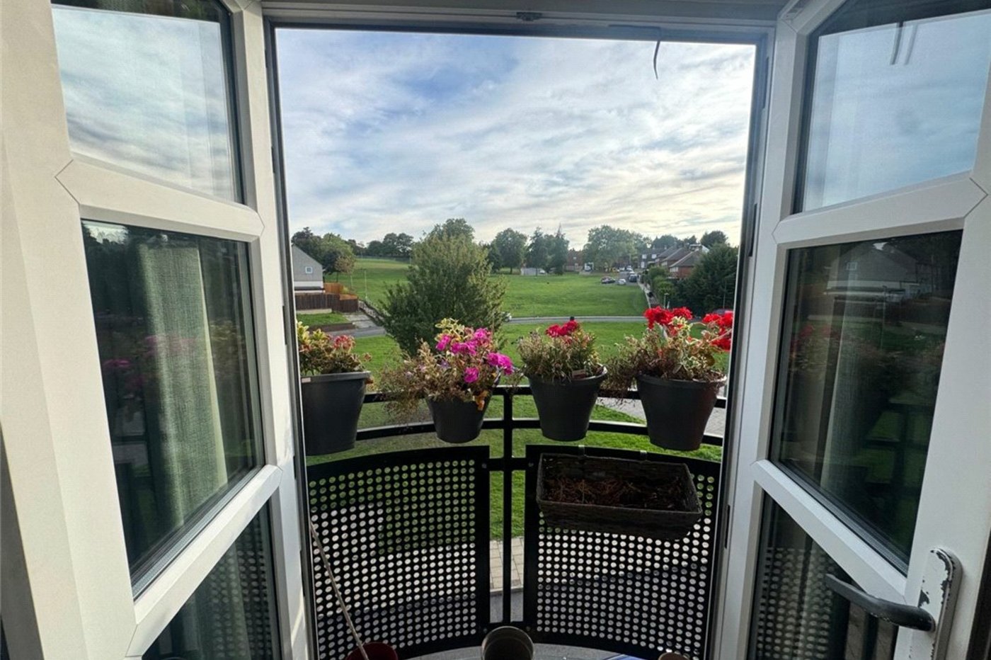 2 bedroom property for sale in Orpington | Robinson Jackson