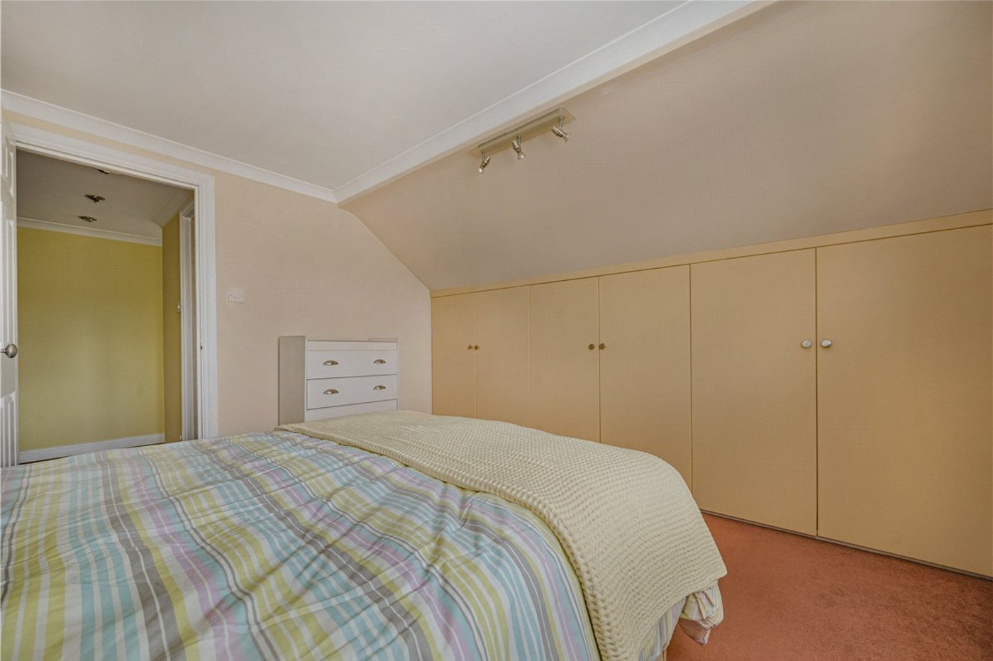 4 bedroom bungalow for sale in St Pauls Cray | Robinson Jackson