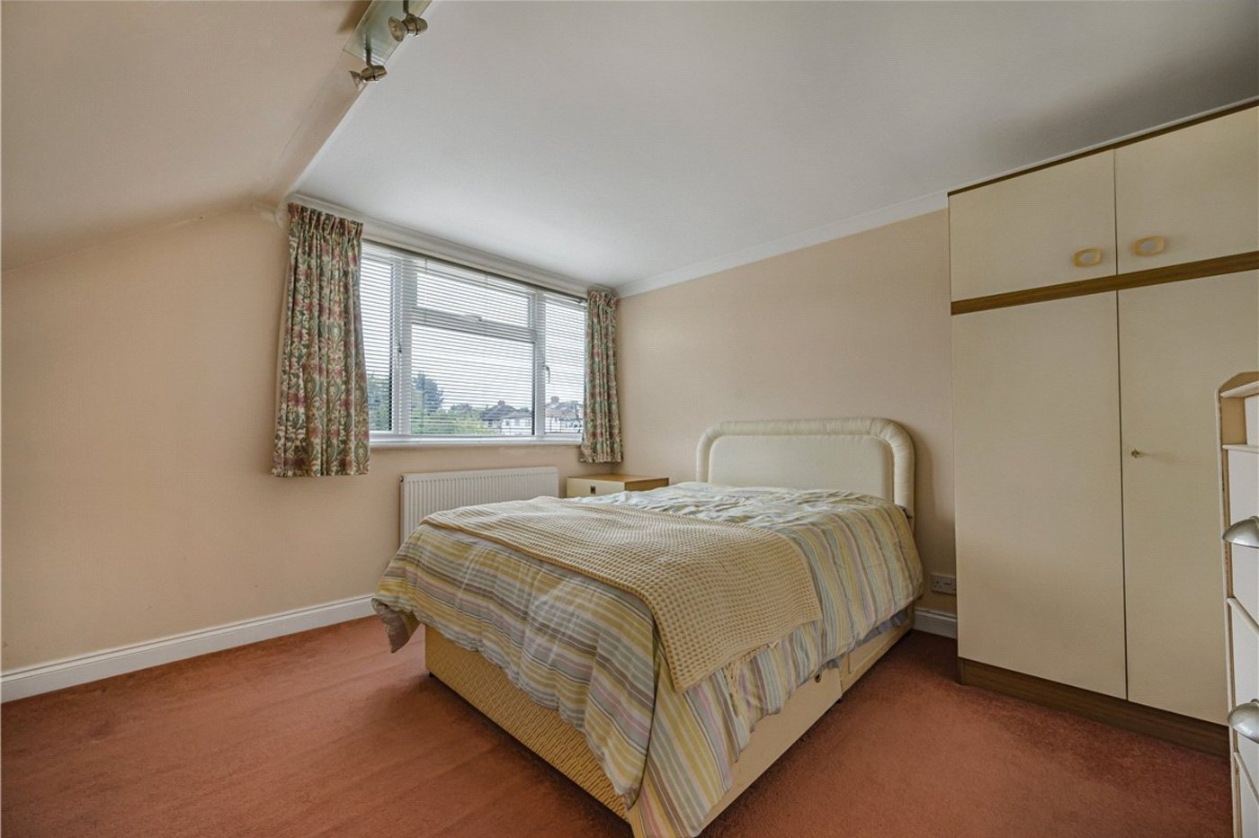 4 bedroom bungalow for sale in St Pauls Cray | Robinson Jackson