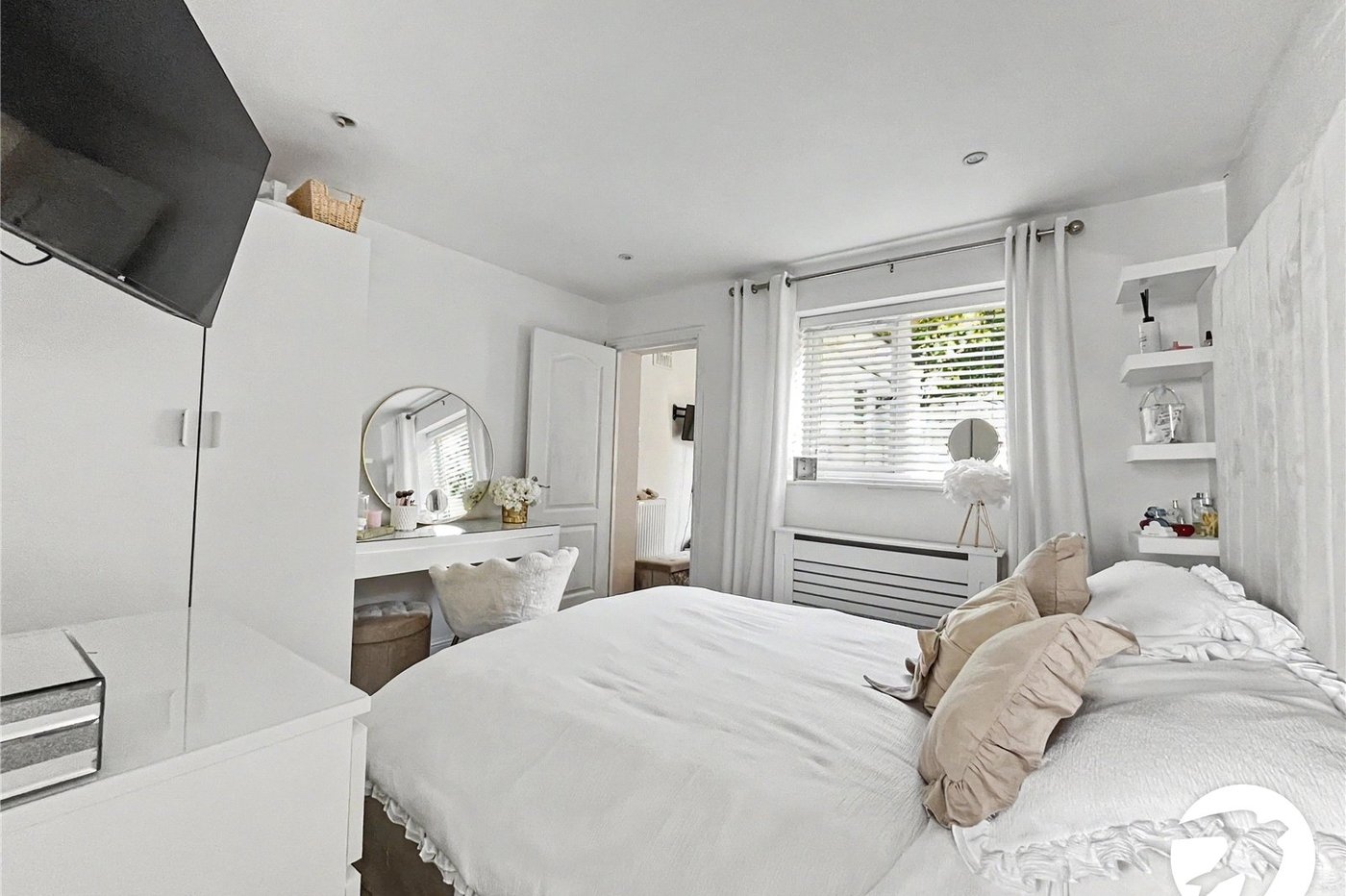 3 bedroom house for sale in Walderslade | Robinson Michael & Jackson