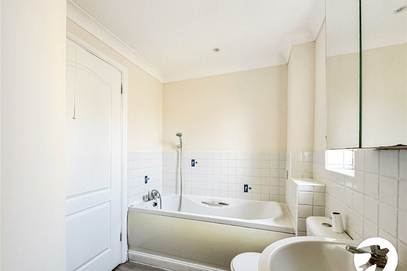 2 bedroom property for sale in Iwade | Robinson Michael & Jackson