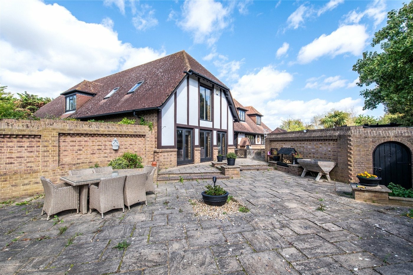 6 bedroom house for sale in High Halstow | Robinson Michael & Jackson