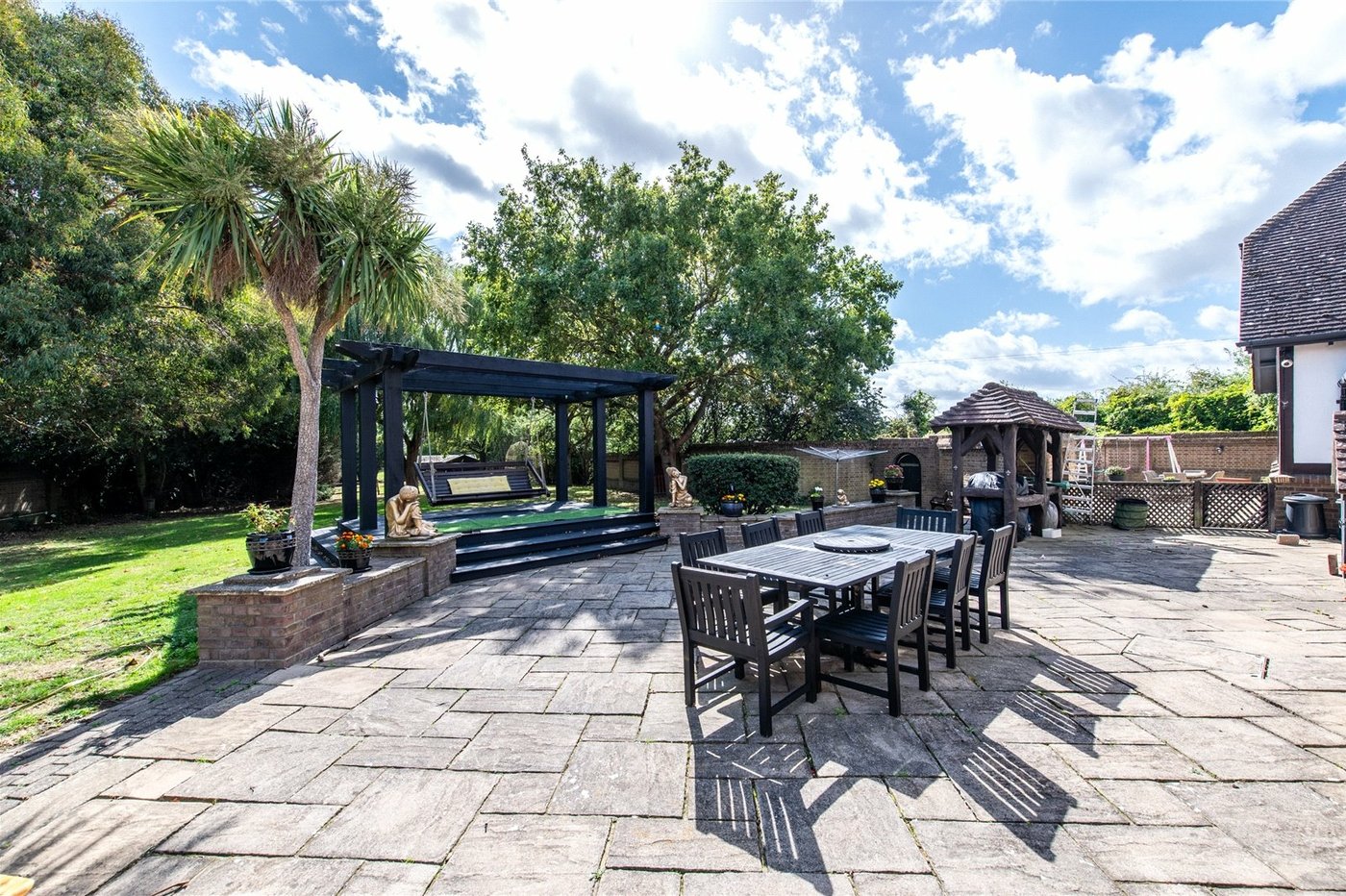 6 bedroom house for sale in High Halstow | Robinson Michael & Jackson