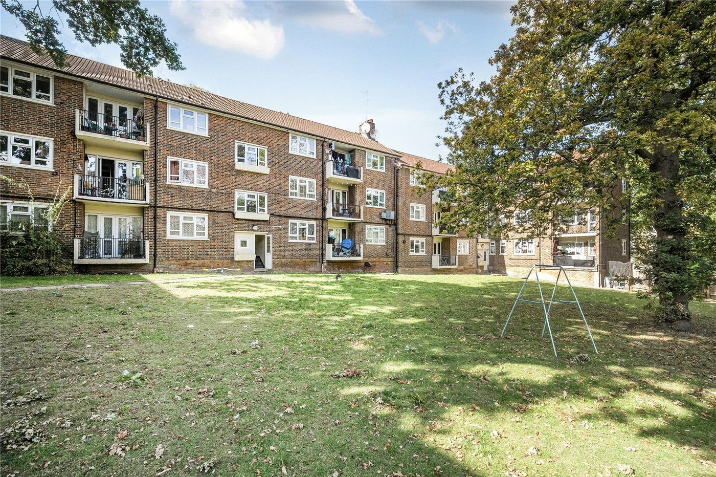 2 bedroom property for sale in London | Robinson Jackson