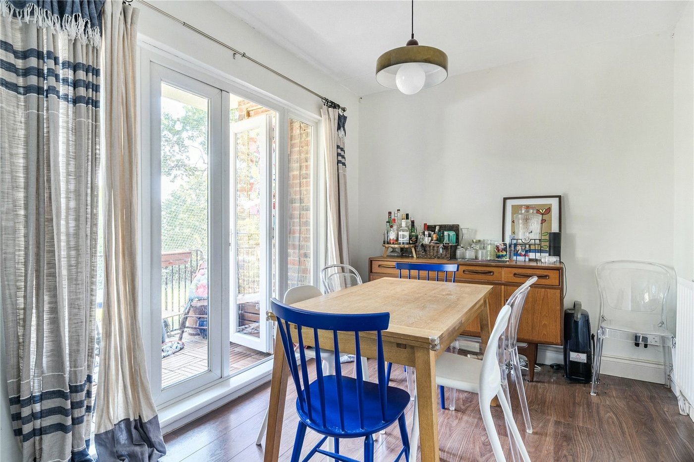 2 bedroom property for sale in London | Robinson Jackson