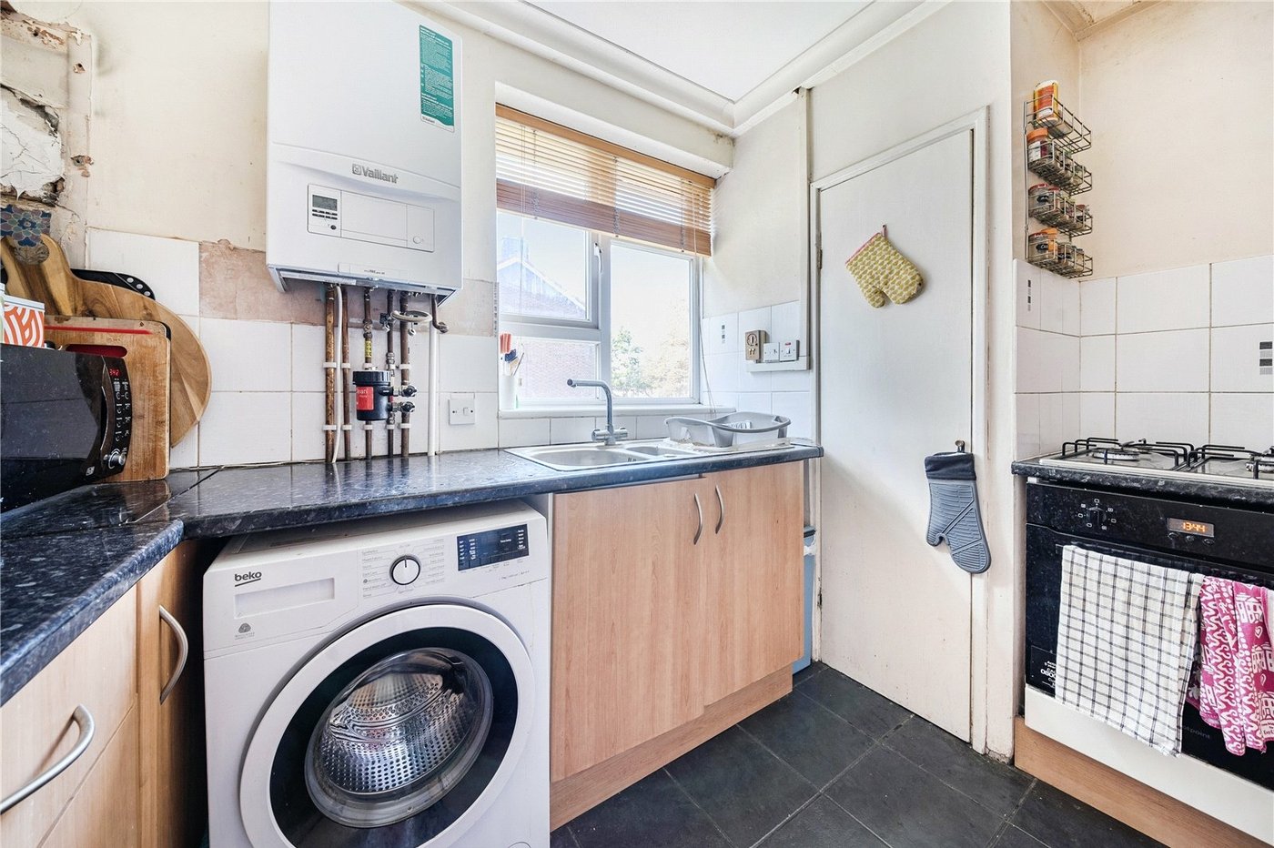 2 bedroom property for sale in London | Robinson Jackson
