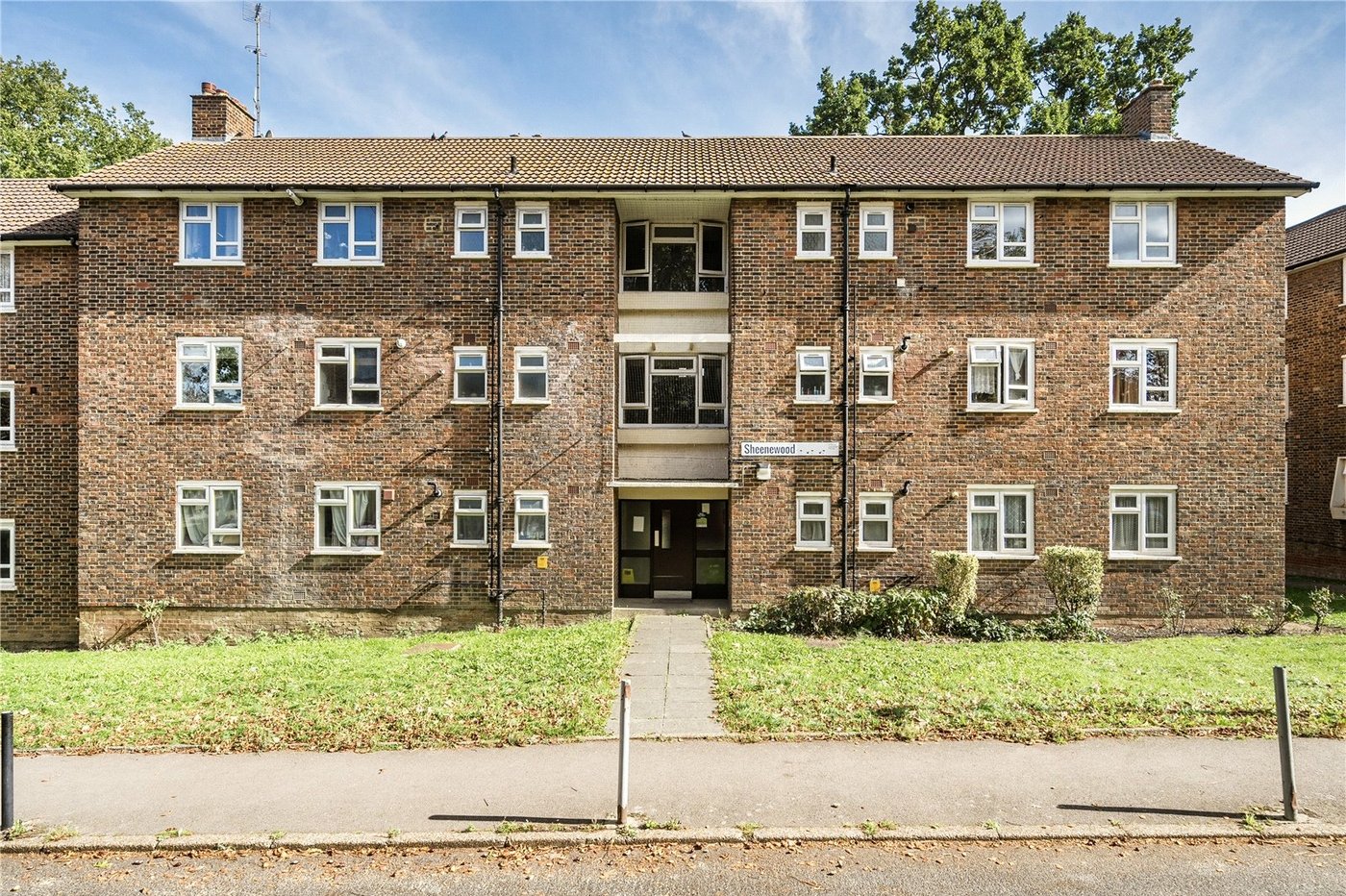 2 bedroom property for sale in London | Robinson Jackson