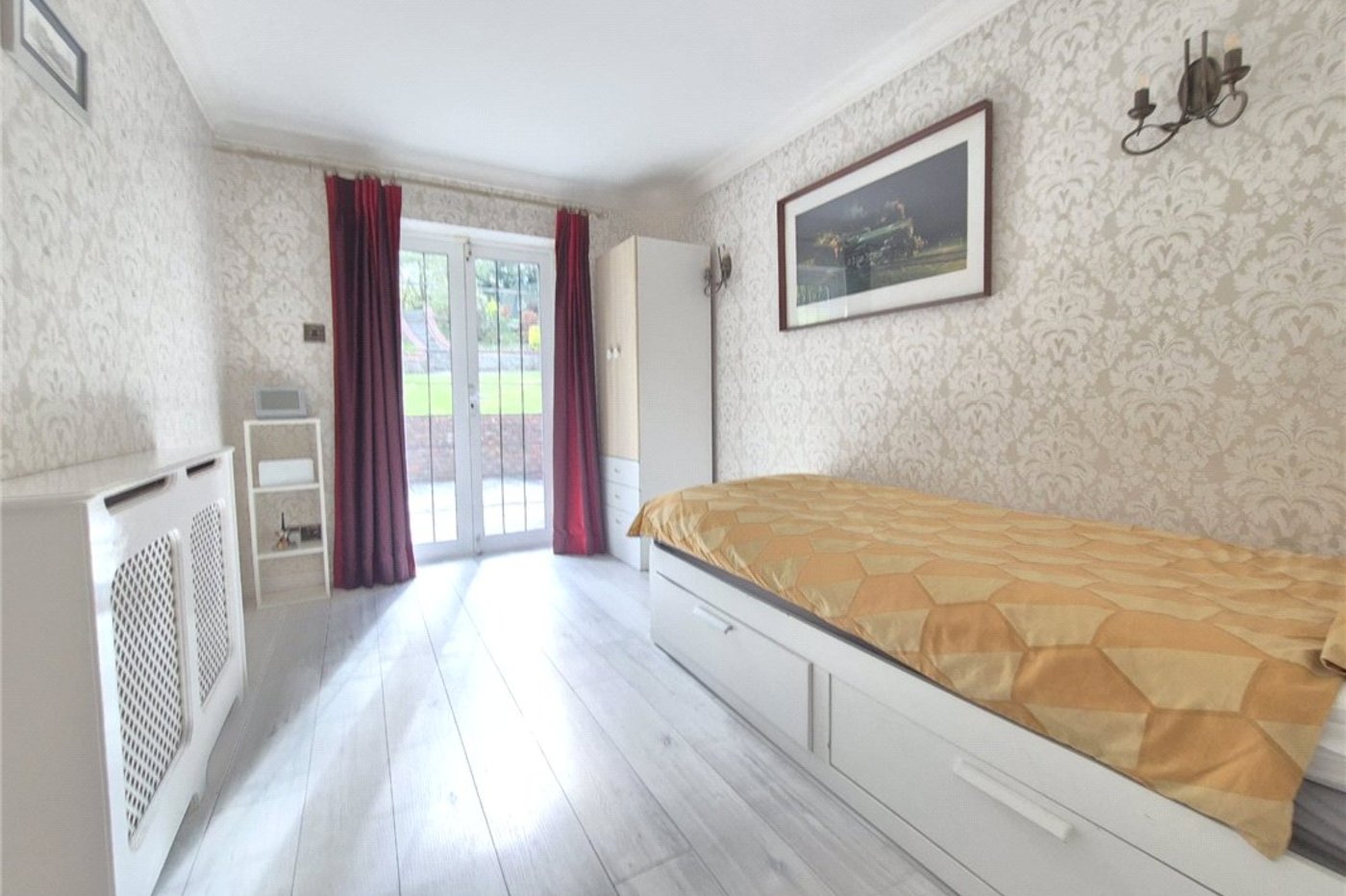 4 bedroom bungalow for sale in Knockholt | Robinson Jackson