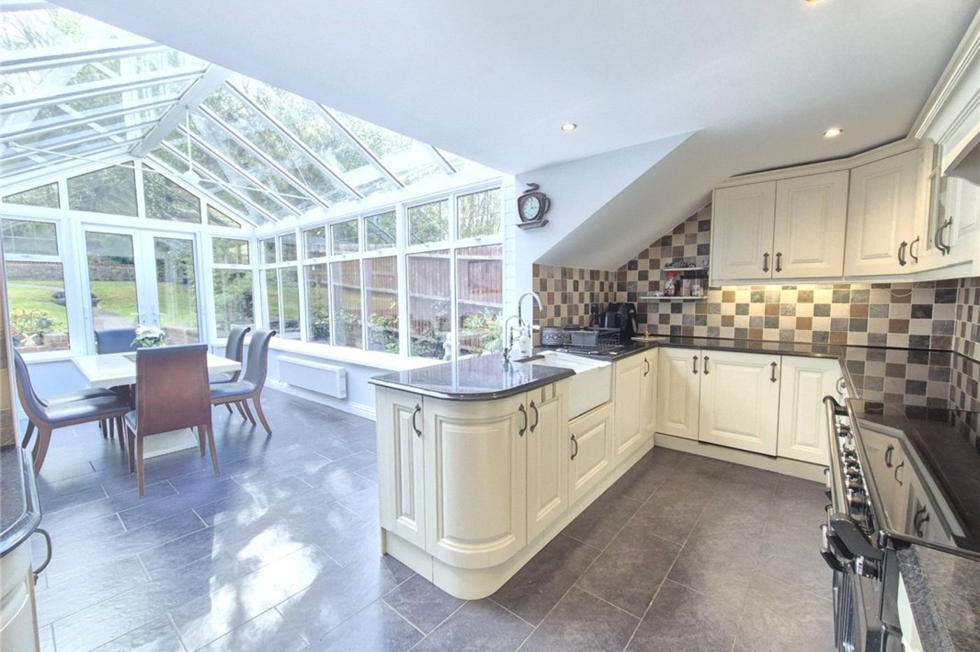 4 bedroom bungalow for sale in Knockholt | Robinson Jackson