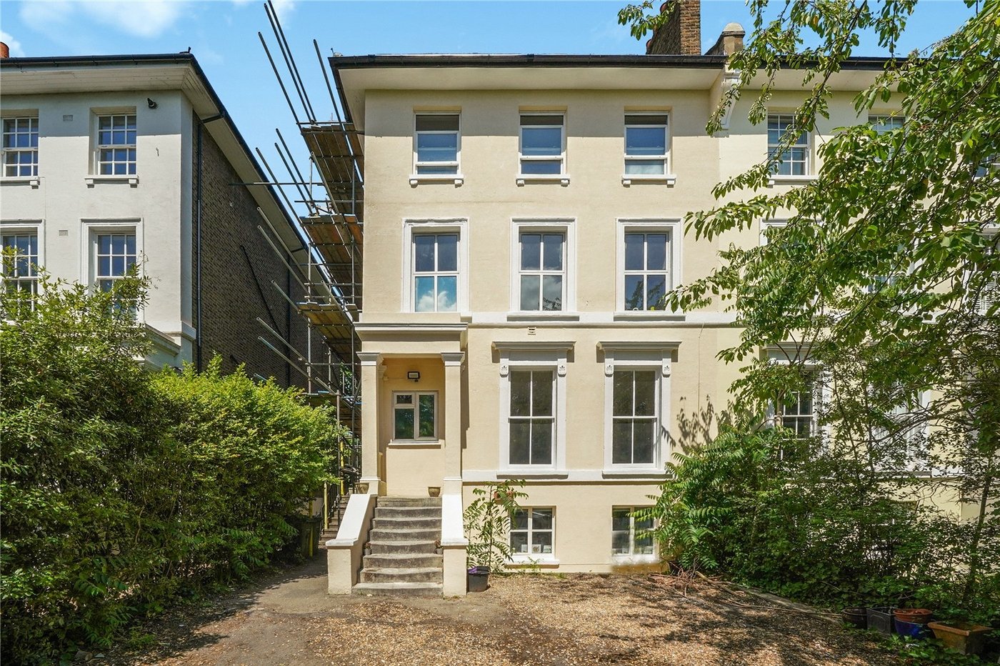 2 bedroom property for sale in London | Robinson Jackson