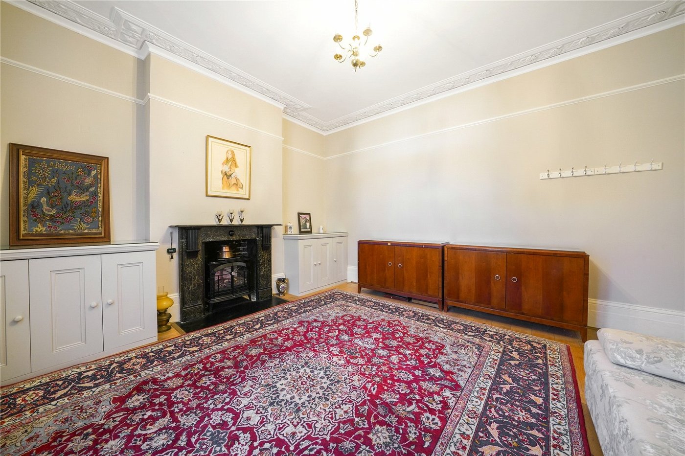 2 bedroom property for sale in London | Robinson Jackson