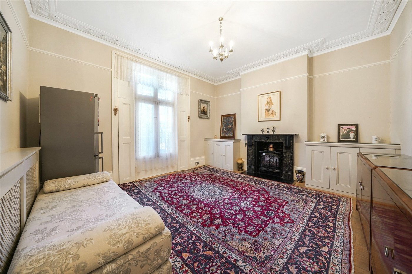 2 bedroom property for sale in London | Robinson Jackson
