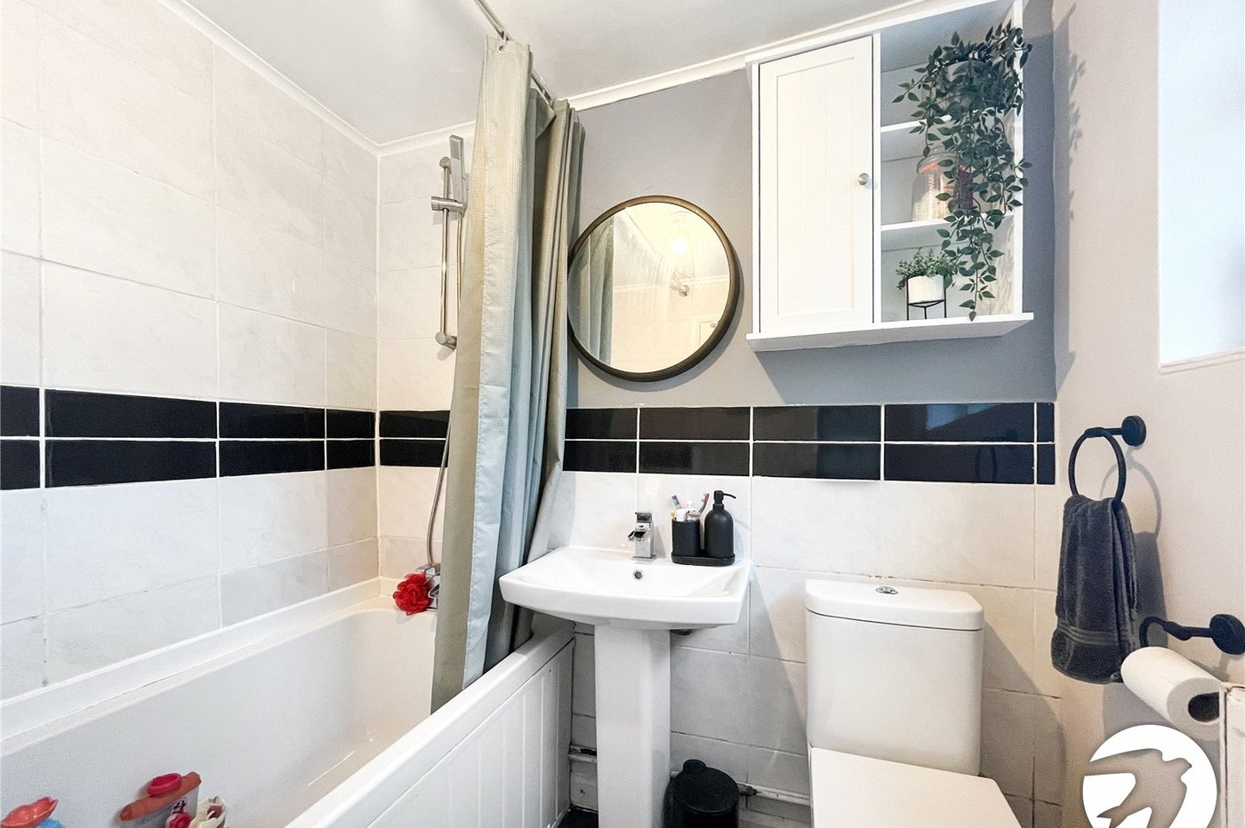 2 bedroom house for sale in Sittingbourne | Robinson Michael & Jackson