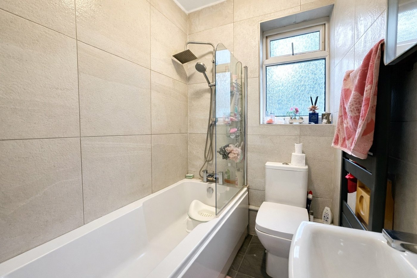 2 bedroom property for sale in London | Robinson Jackson
