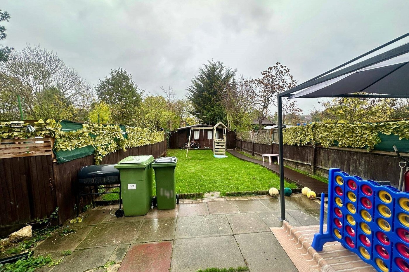 2 bedroom property for sale in London | Robinson Jackson