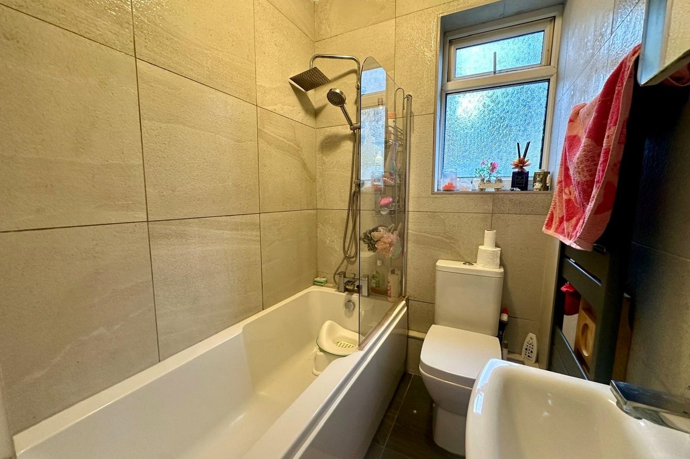 2 bedroom property for sale in London | Robinson Jackson