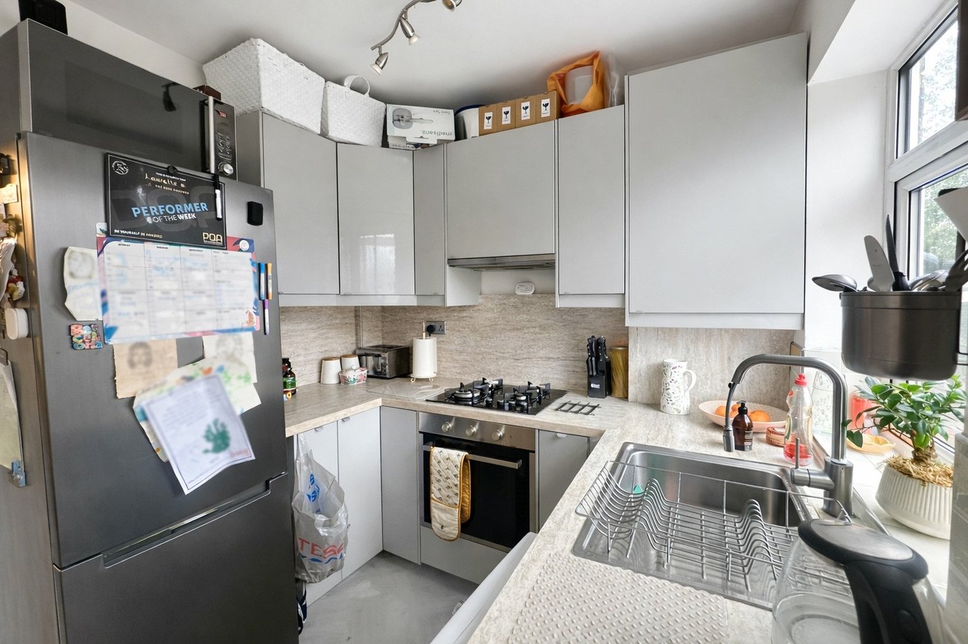 2 bedroom property for sale in London | Robinson Jackson