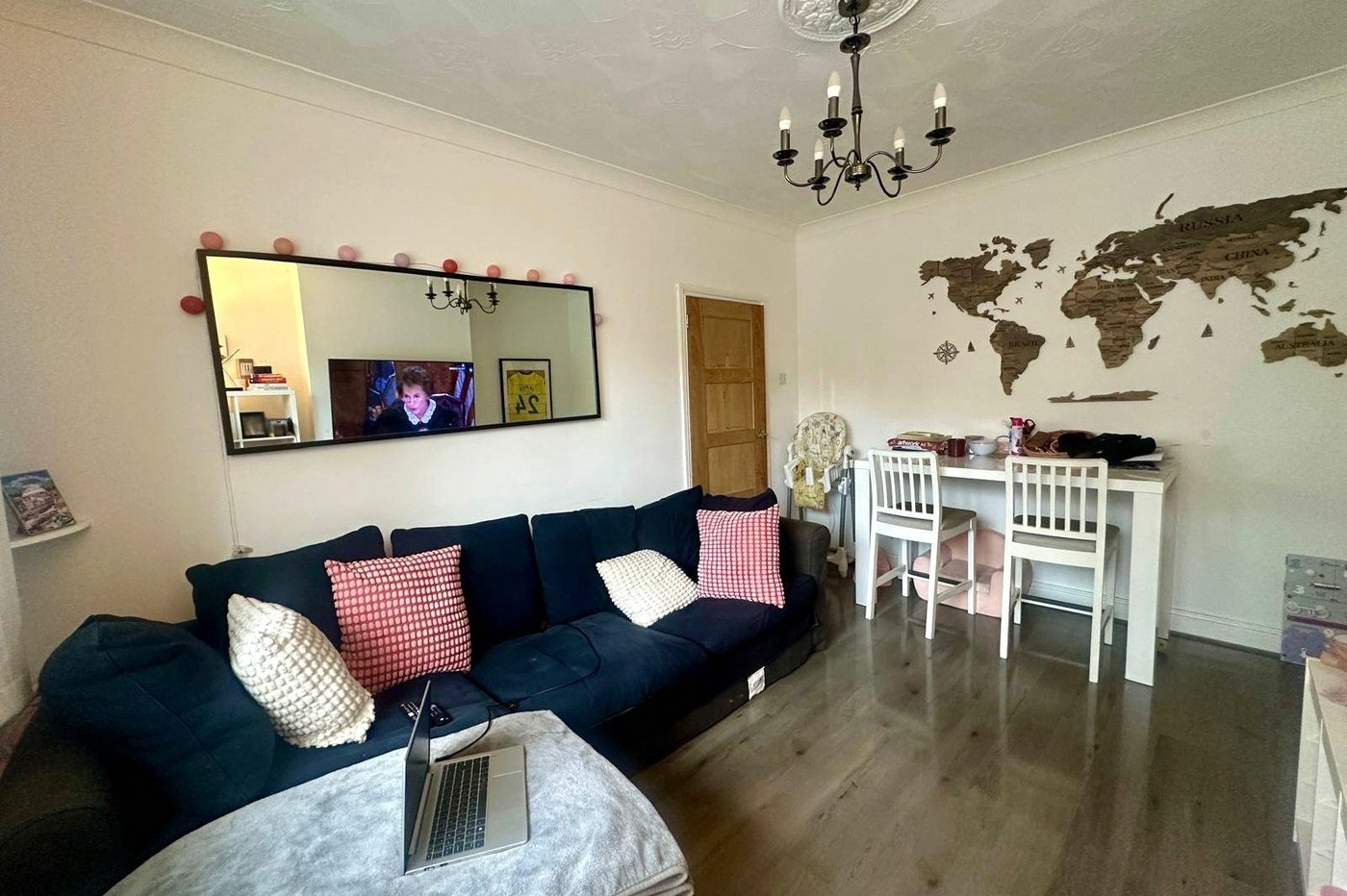 2 bedroom property for sale in London | Robinson Jackson
