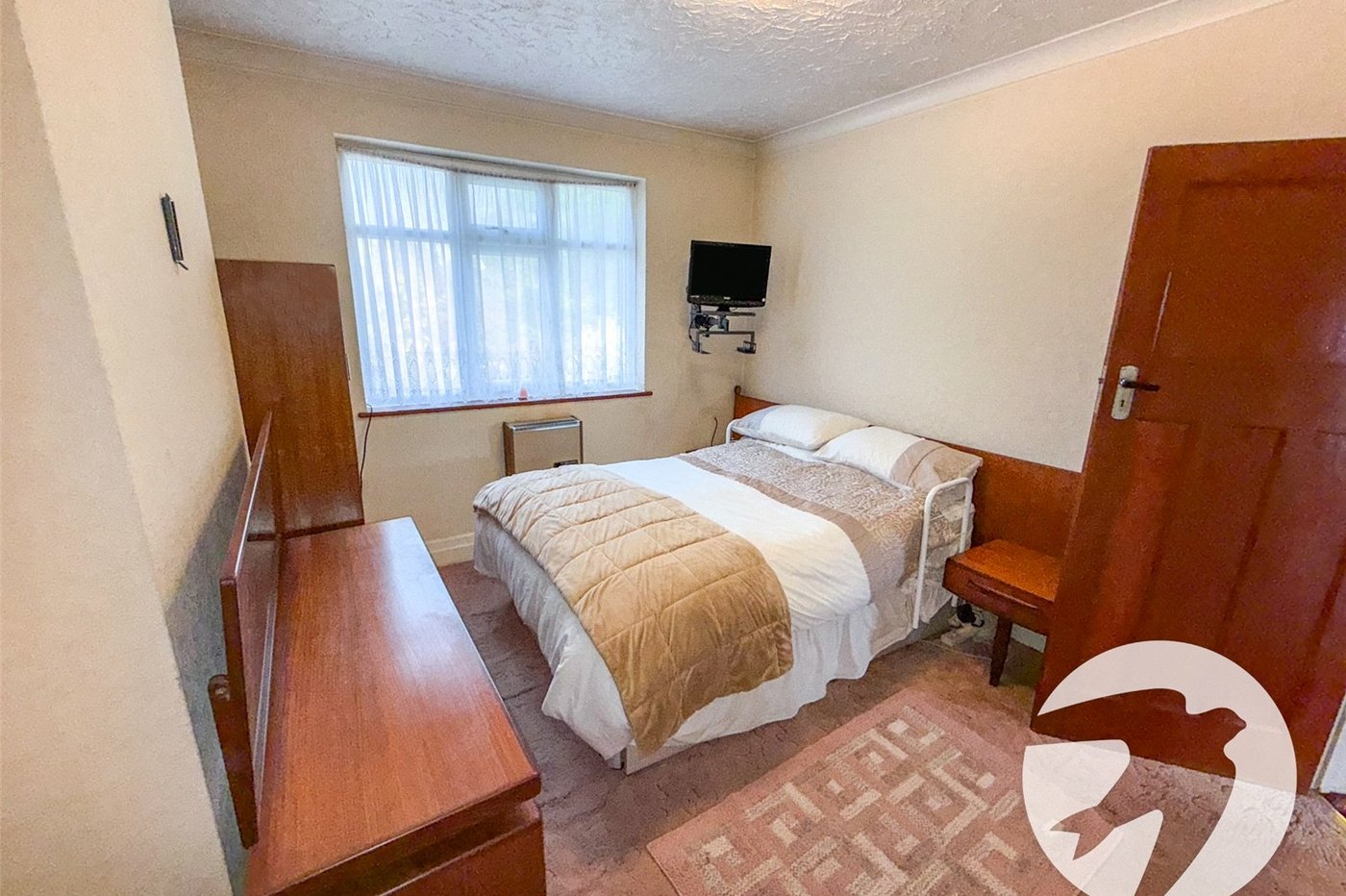 3 bedroom house for sale in London | Robinson Jackson