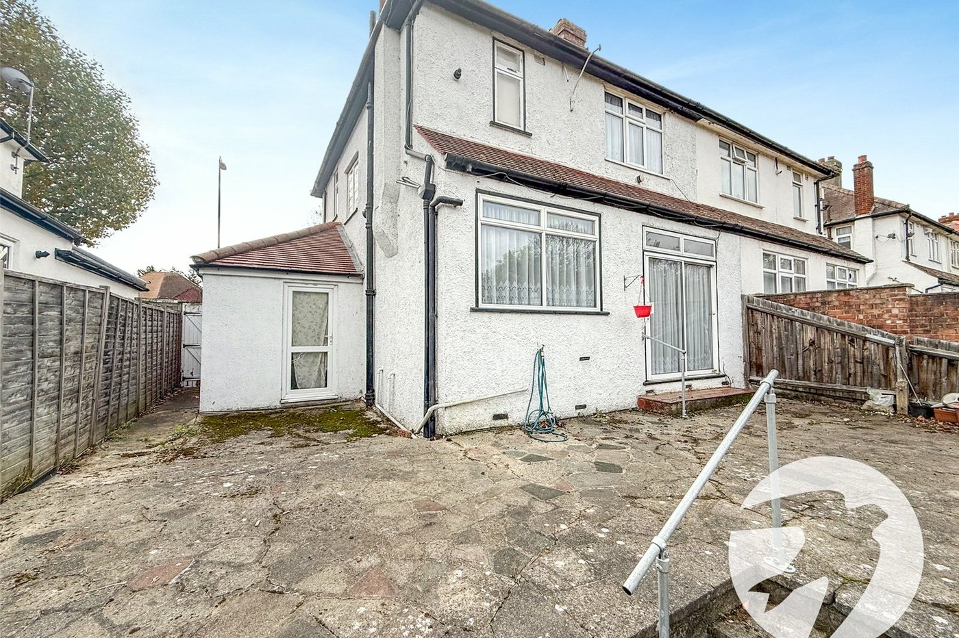 3 bedroom house for sale in London | Robinson Jackson