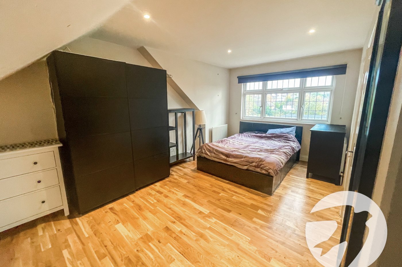 4 bedroom house for sale in London | Robinson Jackson