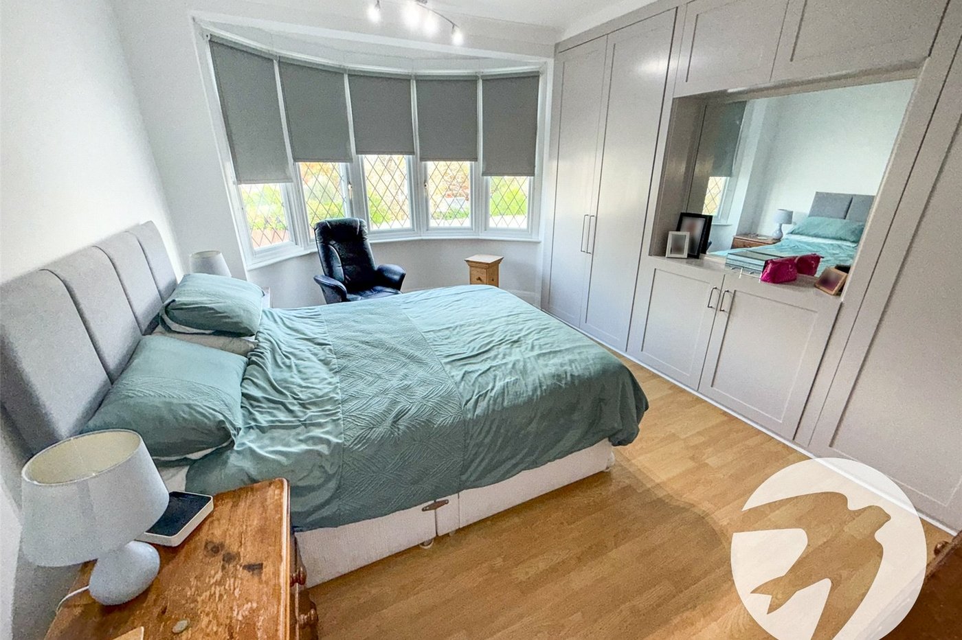 3 bedroom house for sale in London | Robinson Jackson