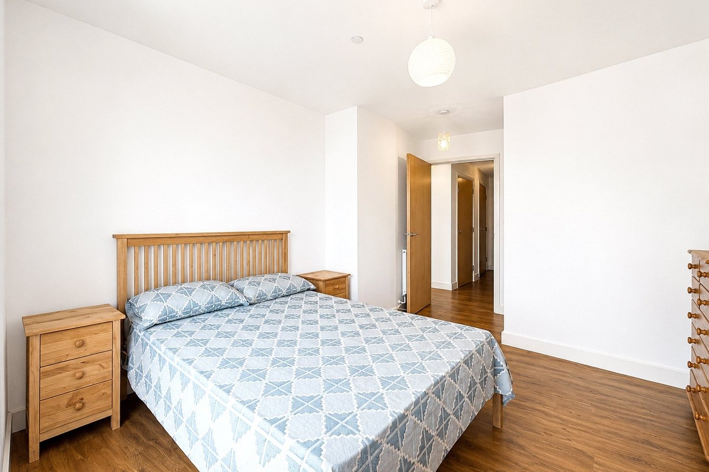2 bedroom property for sale in 2 Cornmill Lane | Robinson Jackson