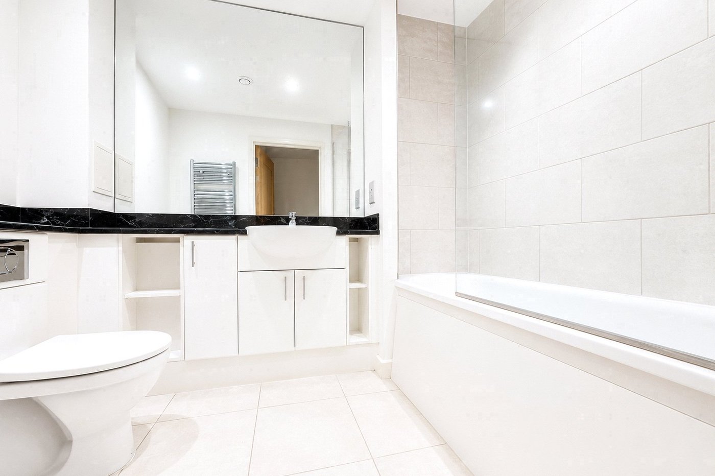 2 bedroom property for sale in 2 Cornmill Lane | Robinson Jackson