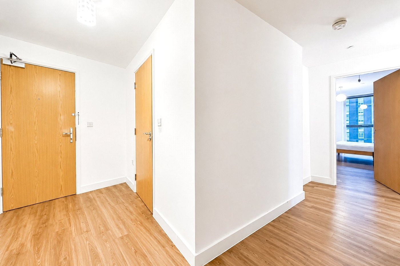 2 bedroom property for sale in 2 Cornmill Lane | Robinson Jackson