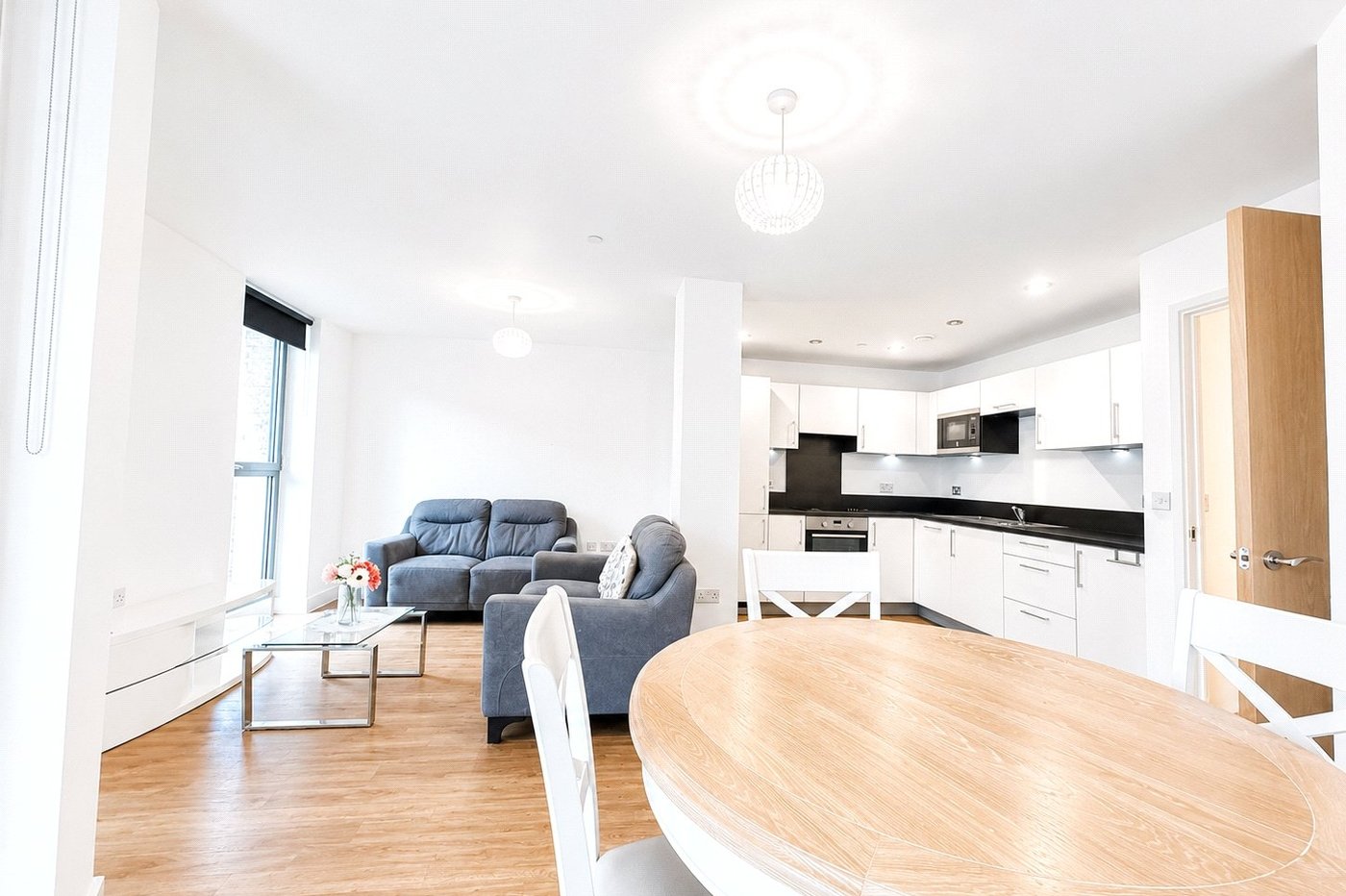 2 bedroom property for sale in 2 Cornmill Lane | Robinson Jackson