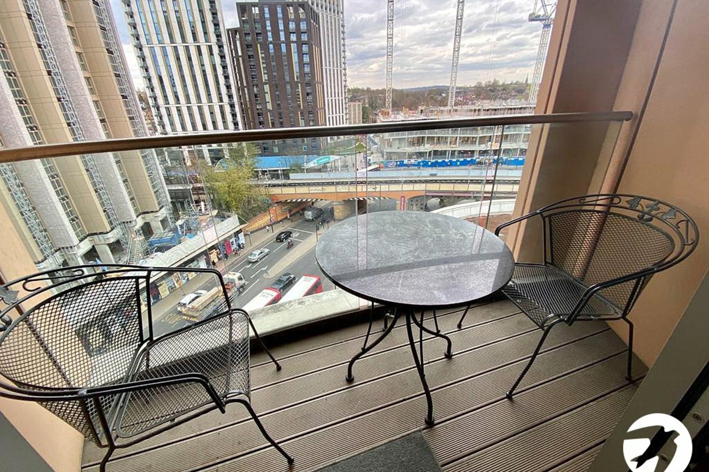 2 bedroom property for sale in 2 Cornmill Lane | Robinson Jackson