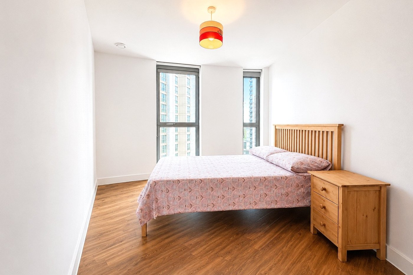 2 bedroom property for sale in 2 Cornmill Lane | Robinson Jackson