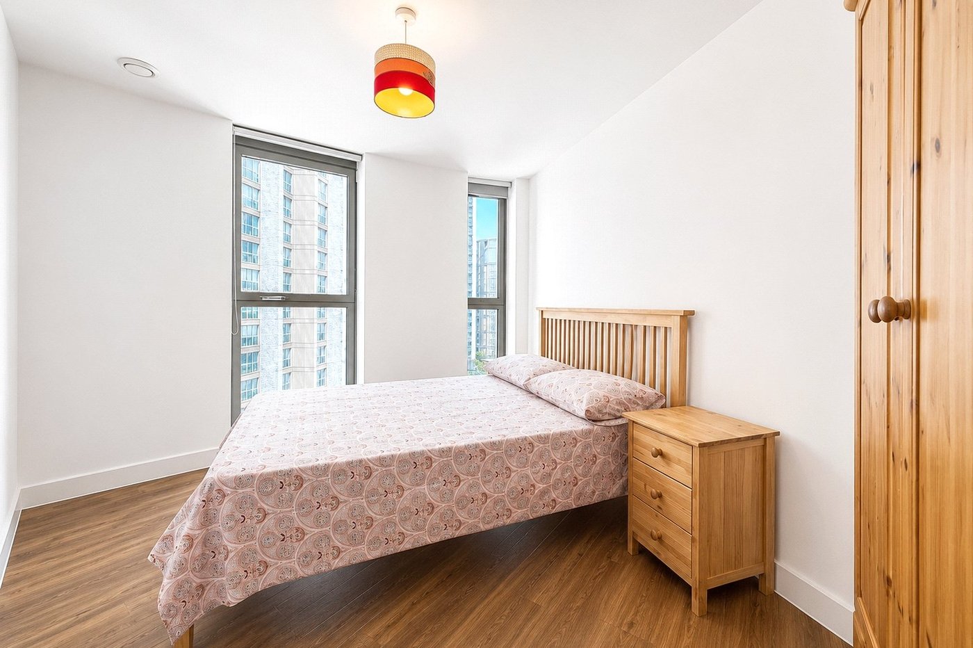 2 bedroom property for sale in 2 Cornmill Lane | Robinson Jackson