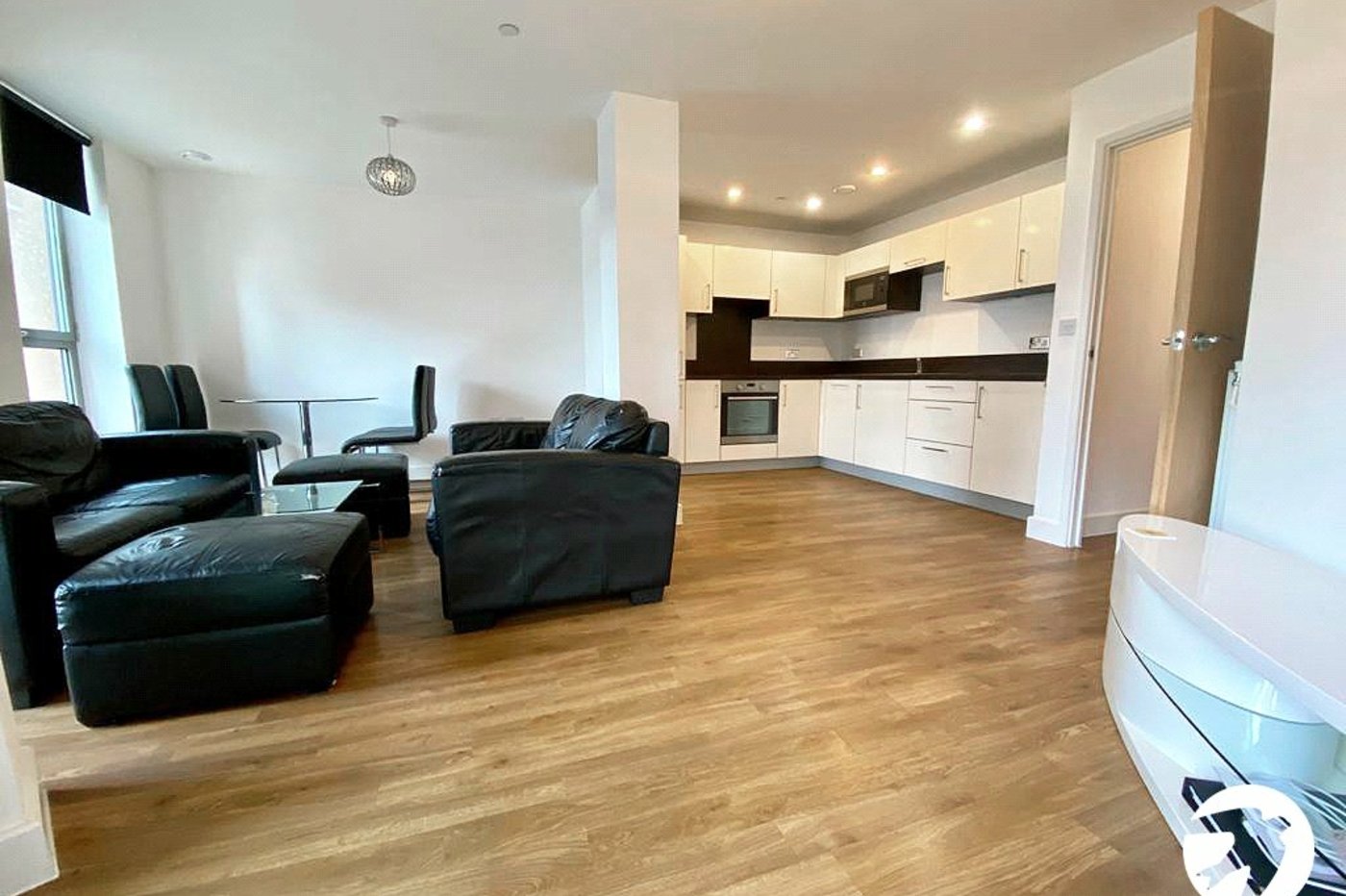 2 bedroom property for sale in 2 Cornmill Lane | Robinson Jackson