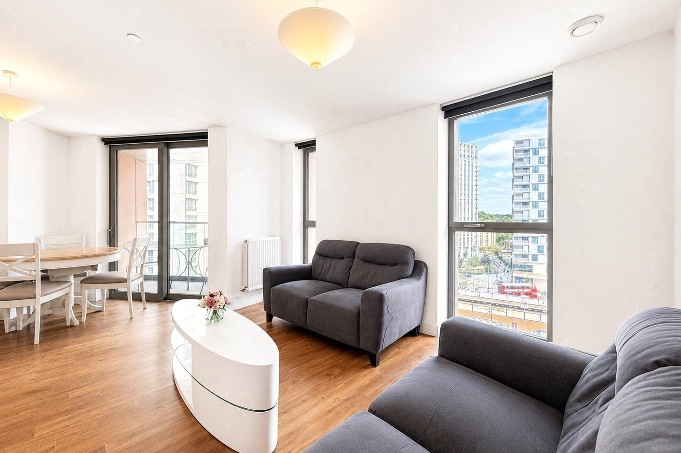 2 bedroom property for sale in 2 Cornmill Lane | Robinson Jackson